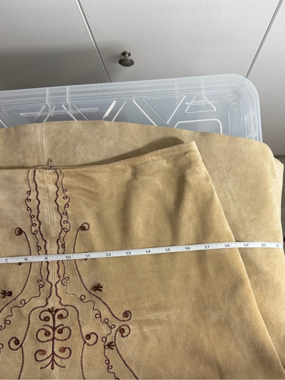 Vintage Danier Embroidered Beaded Genuine Suede Skirt Boho Western Size 6 - Picture 14 of 16